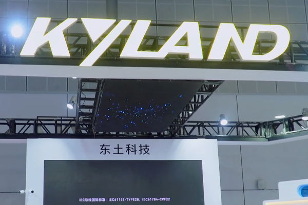 东土科技获评“年度新势力人工智能企业”：发布开放平台，切入具身智能生态关键环节