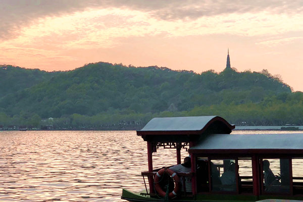 东华大学国家卓越工程师学院正式揭牌，破解产业“复杂工程问题”