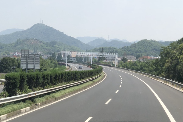 雷锋精神照初心 青春志愿践使命——郑纺机团委开展雷锋月系列志愿服务活动